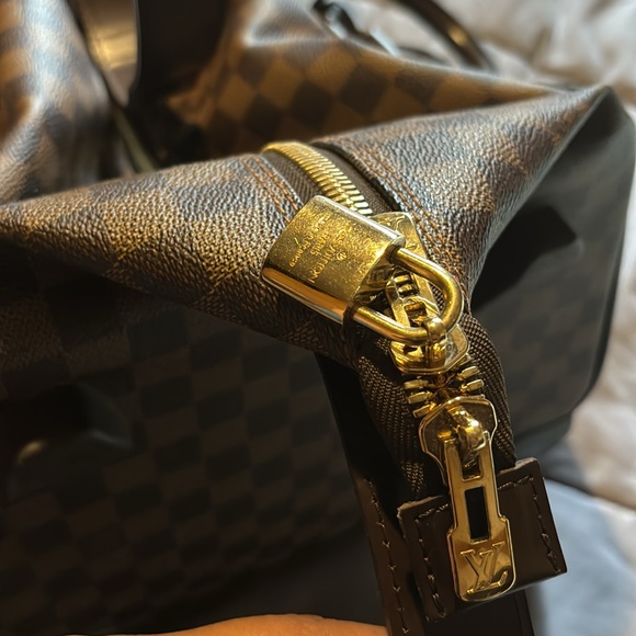 Vintage, authentic Louis on wheels. Barely used - Picture 3 of 4